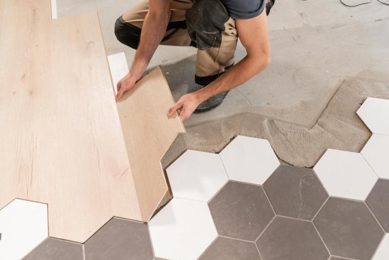 Pose de carrelage, les erreurs à éviter pour un résultat impeccable